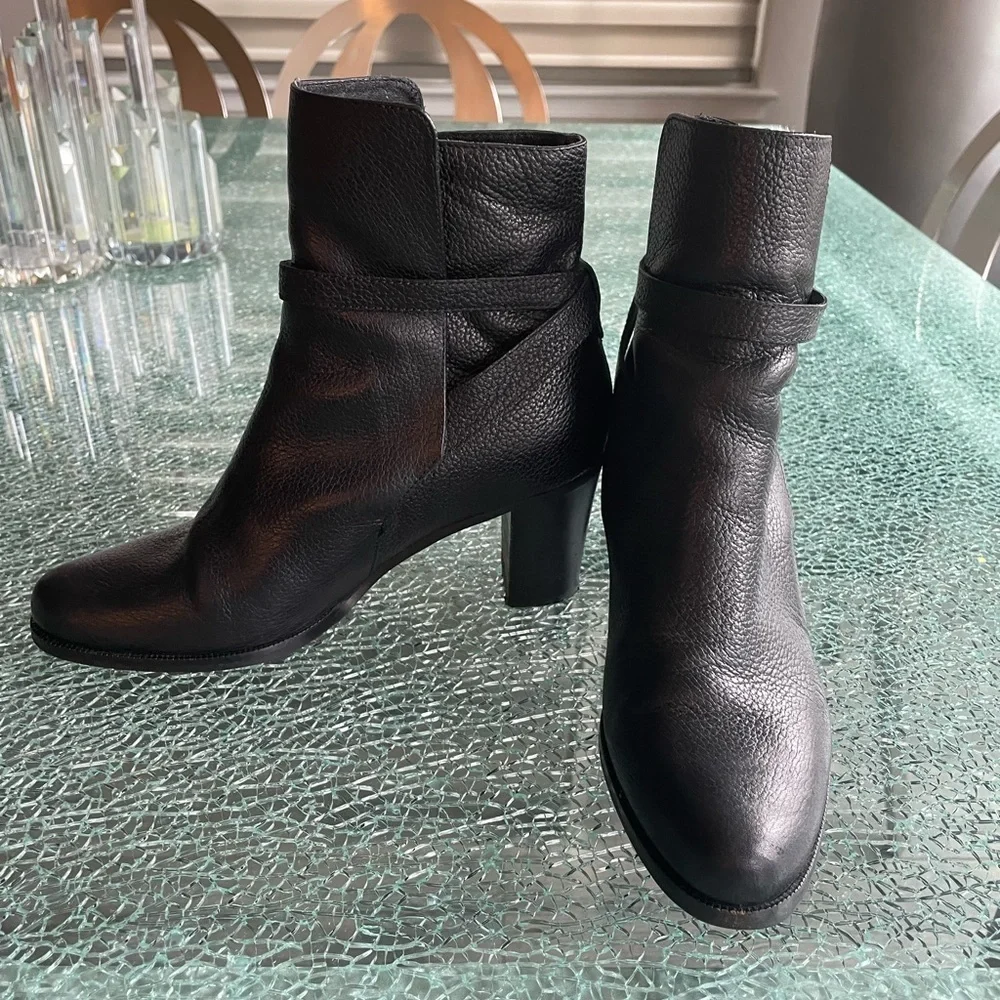 L.K. Bennett booties size 39‎